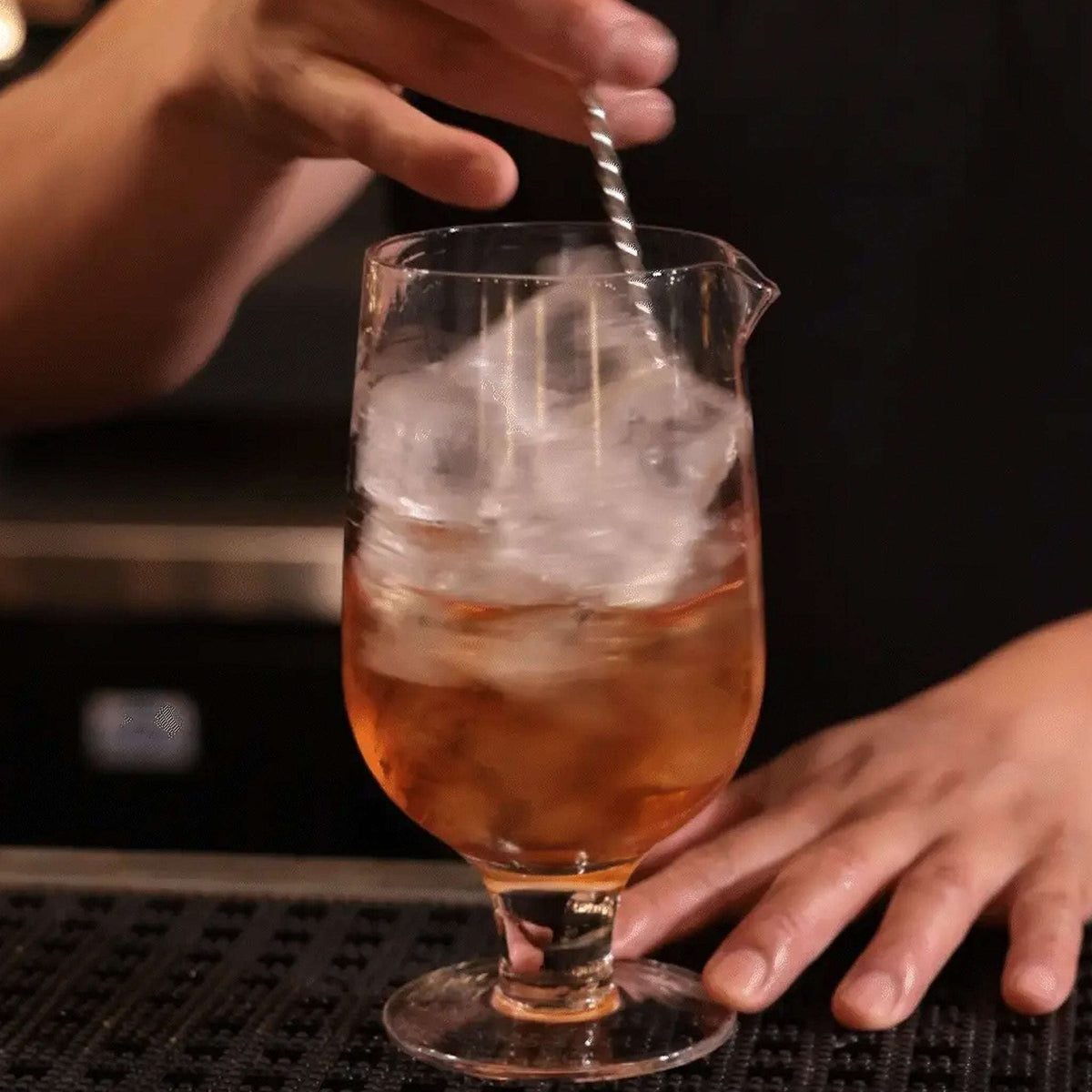 Mixing Glass con Tallo, 25 oz. Cantina Tuls